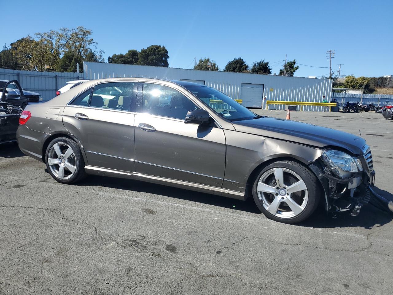 2011 MERCEDES-BENZ E-Class