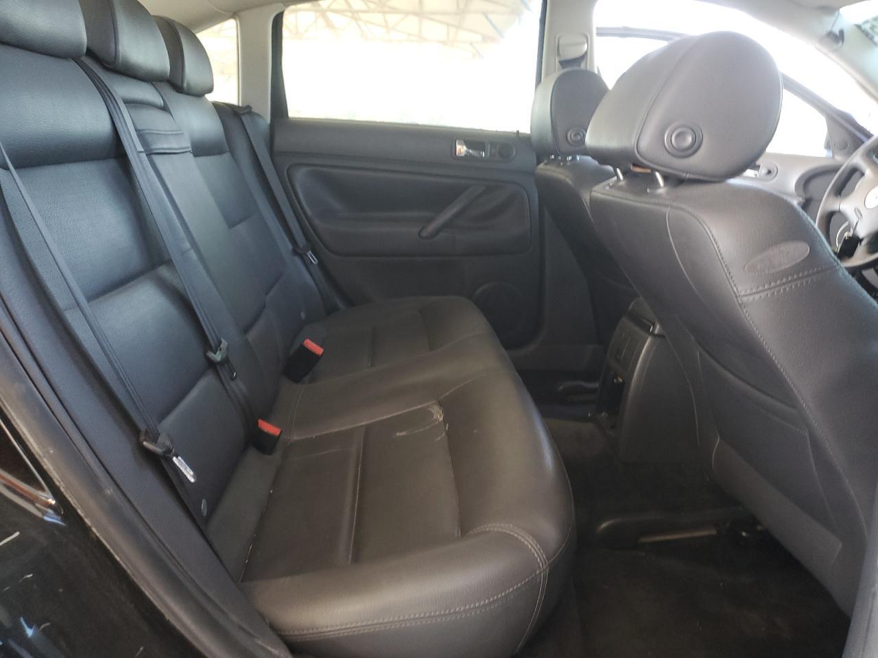 2004 VOLKSWAGEN Passat