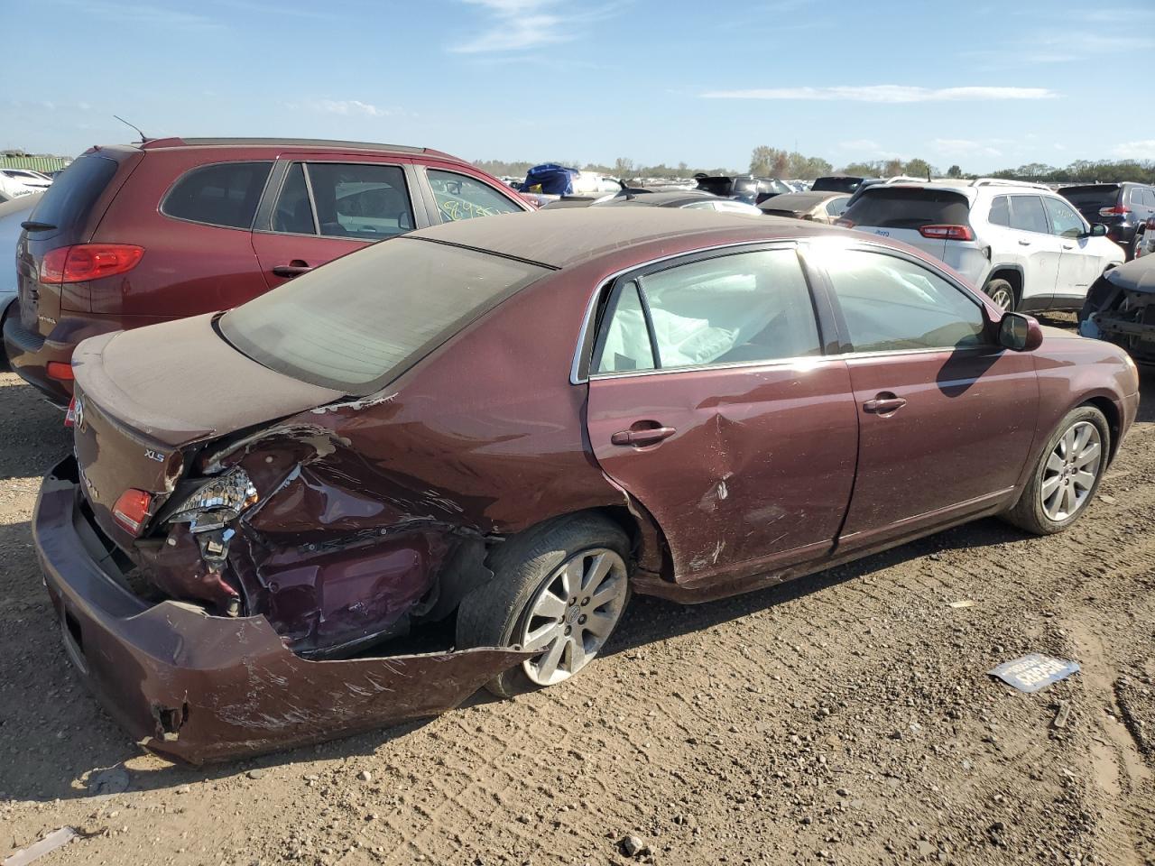 2005 TOYOTA Avalon