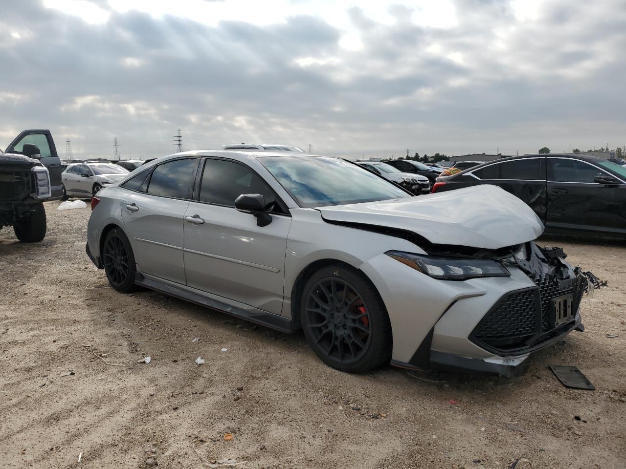 2020 TOYOTA Avalon
