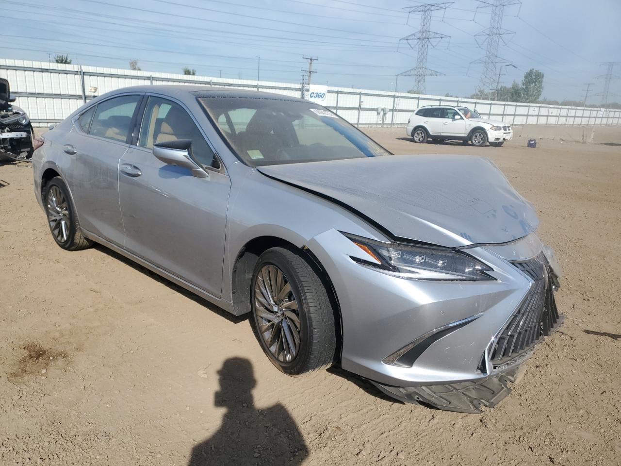 2024 LEXUS Es
