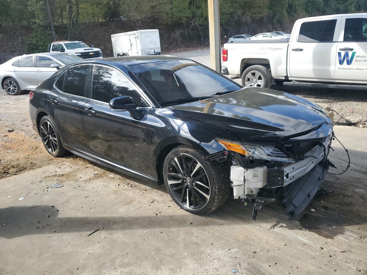 2018 TOYOTA CAMRY