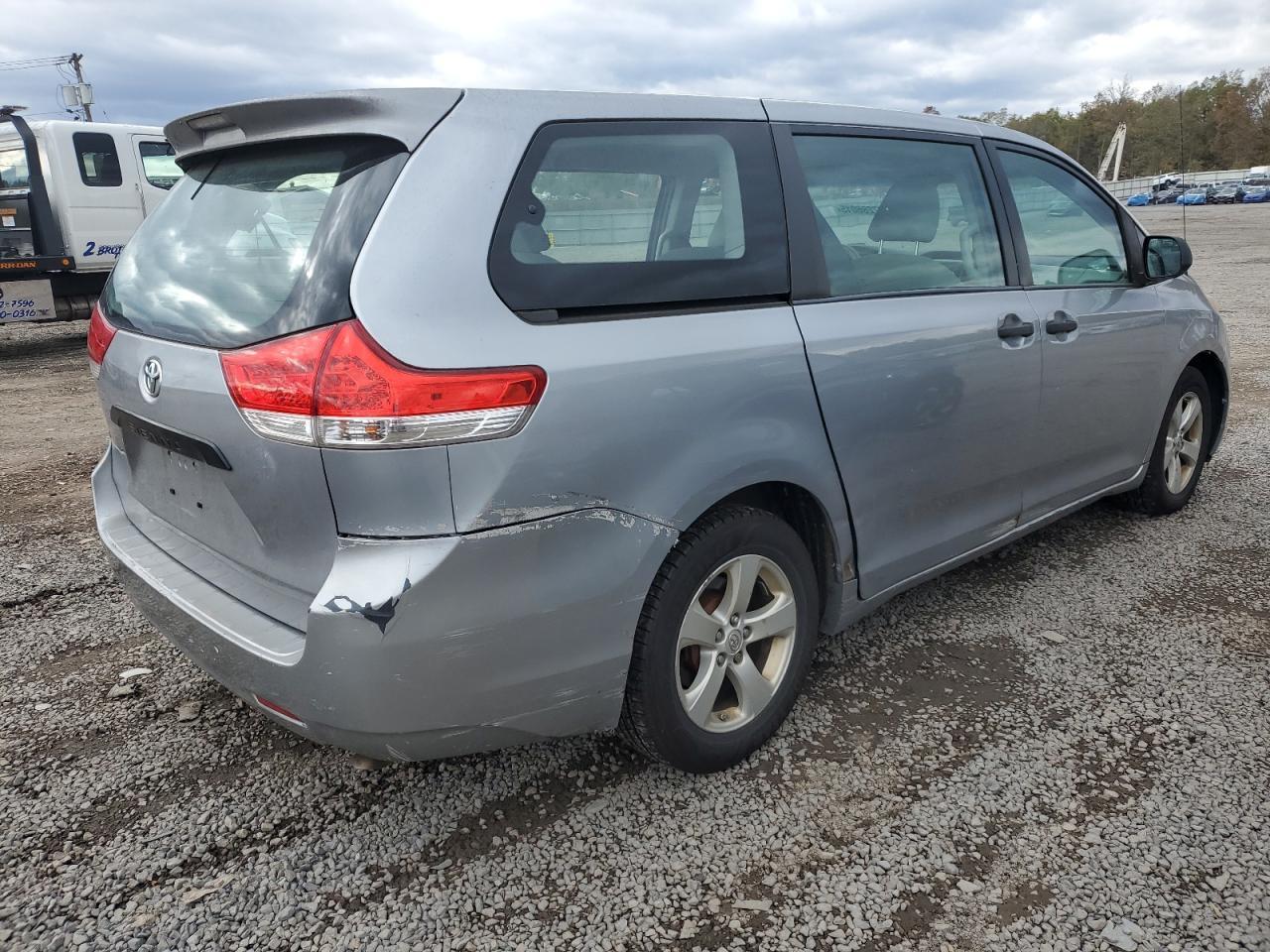 2013 TOYOTA SIENNA