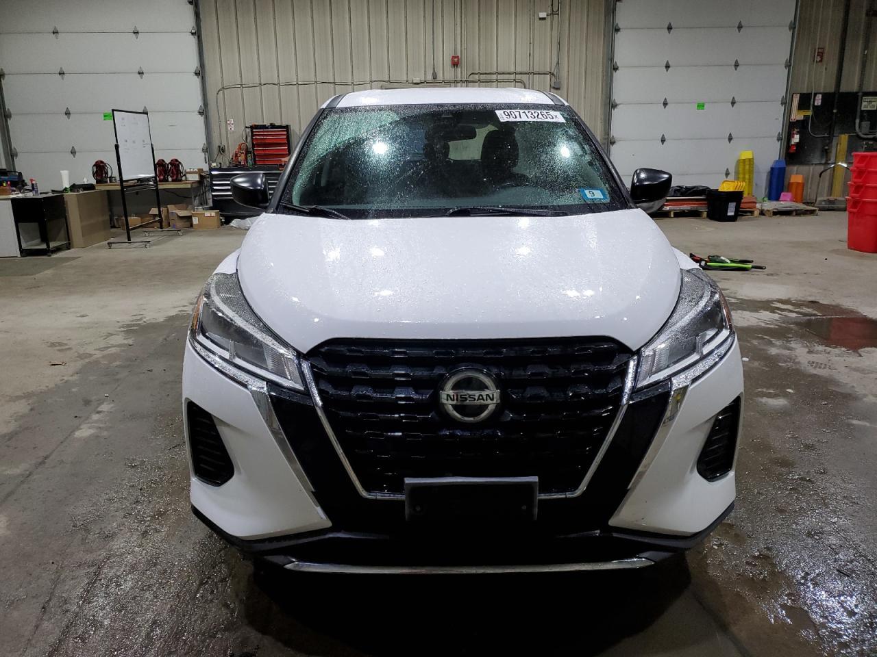 2021 NISSAN KICKS
