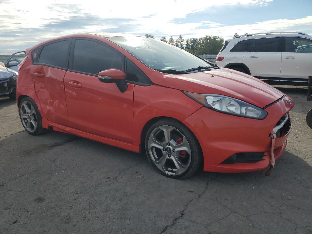 2015 FORD Fiesta