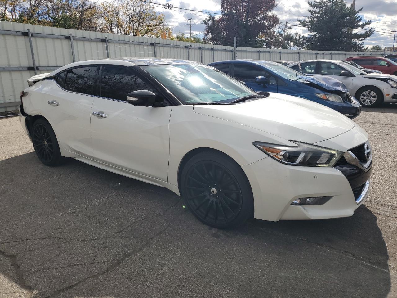 2017 NISSAN Maxima