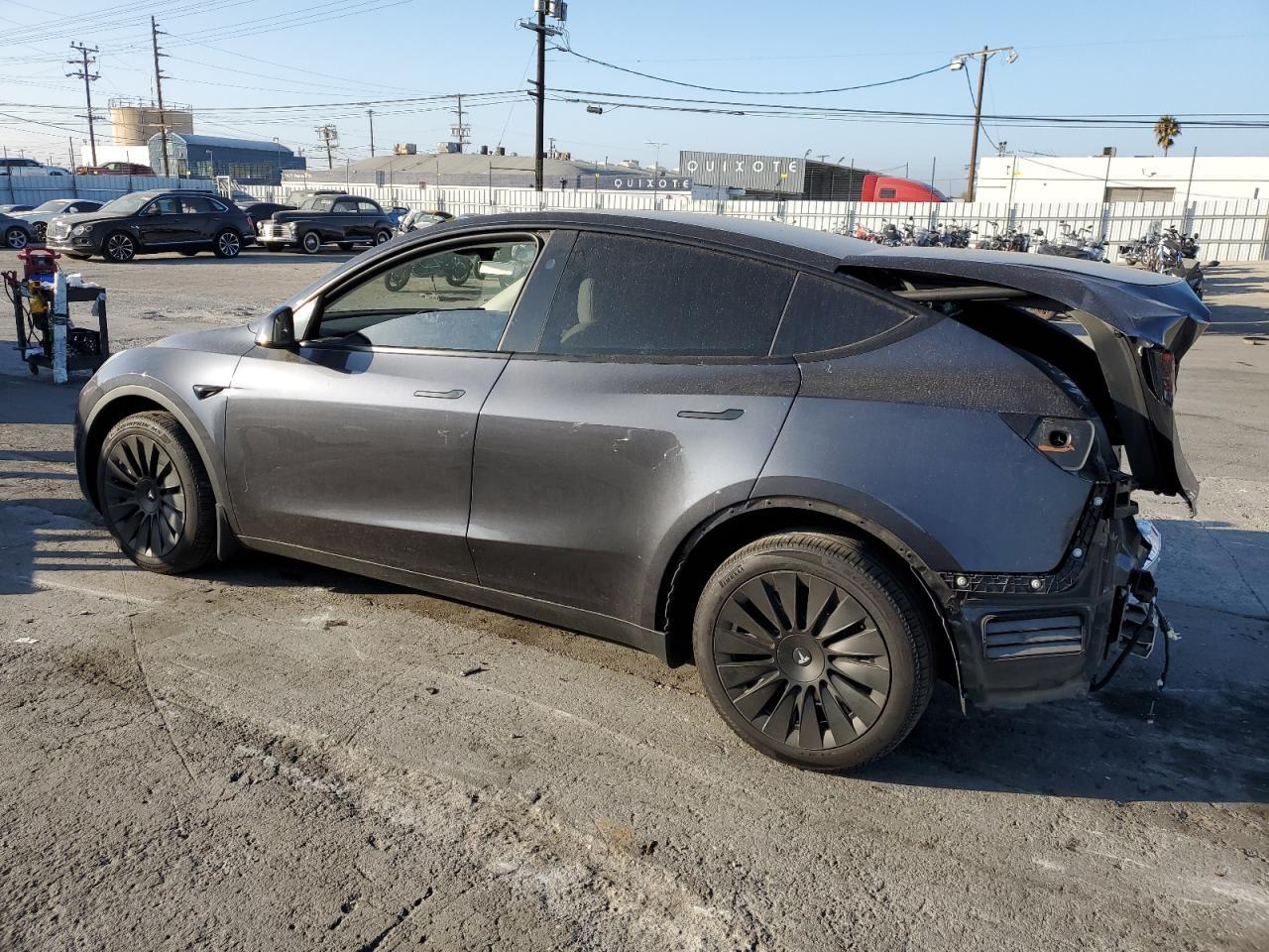 2024 TESLA MODEL Y