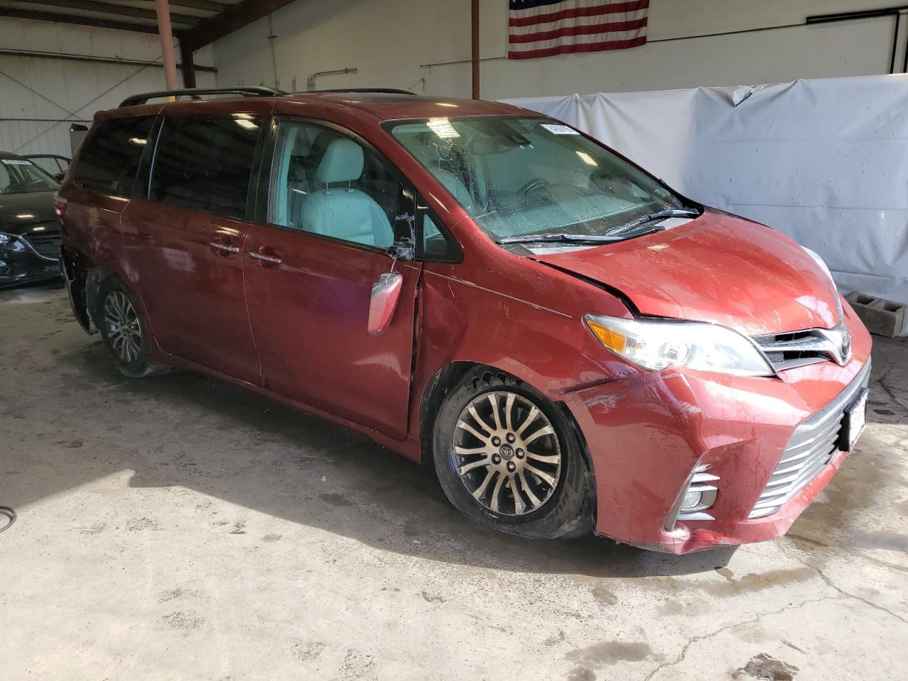 2019 TOYOTA SIENNA