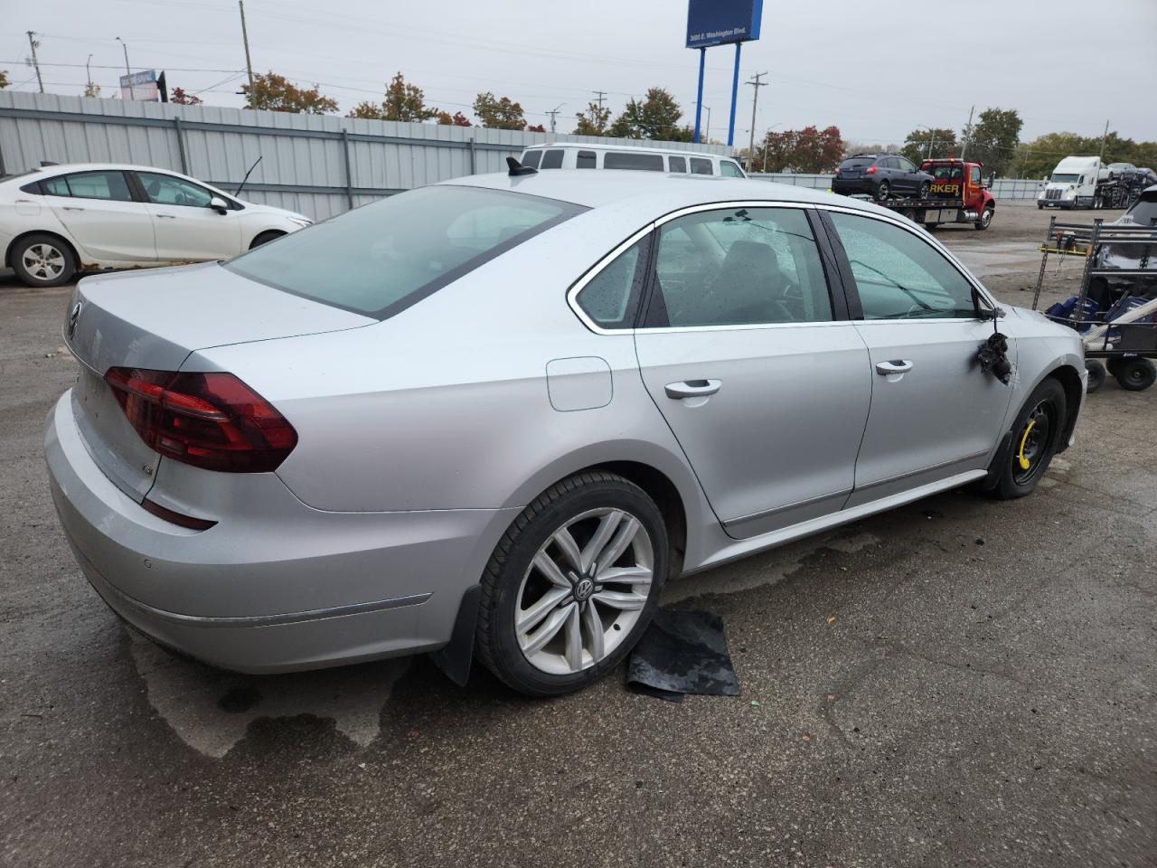 2017 VOLKSWAGEN Passat