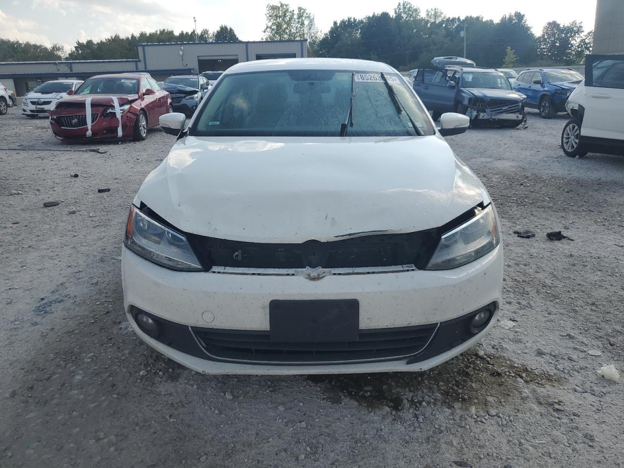 2011 VOLKSWAGEN JETTA