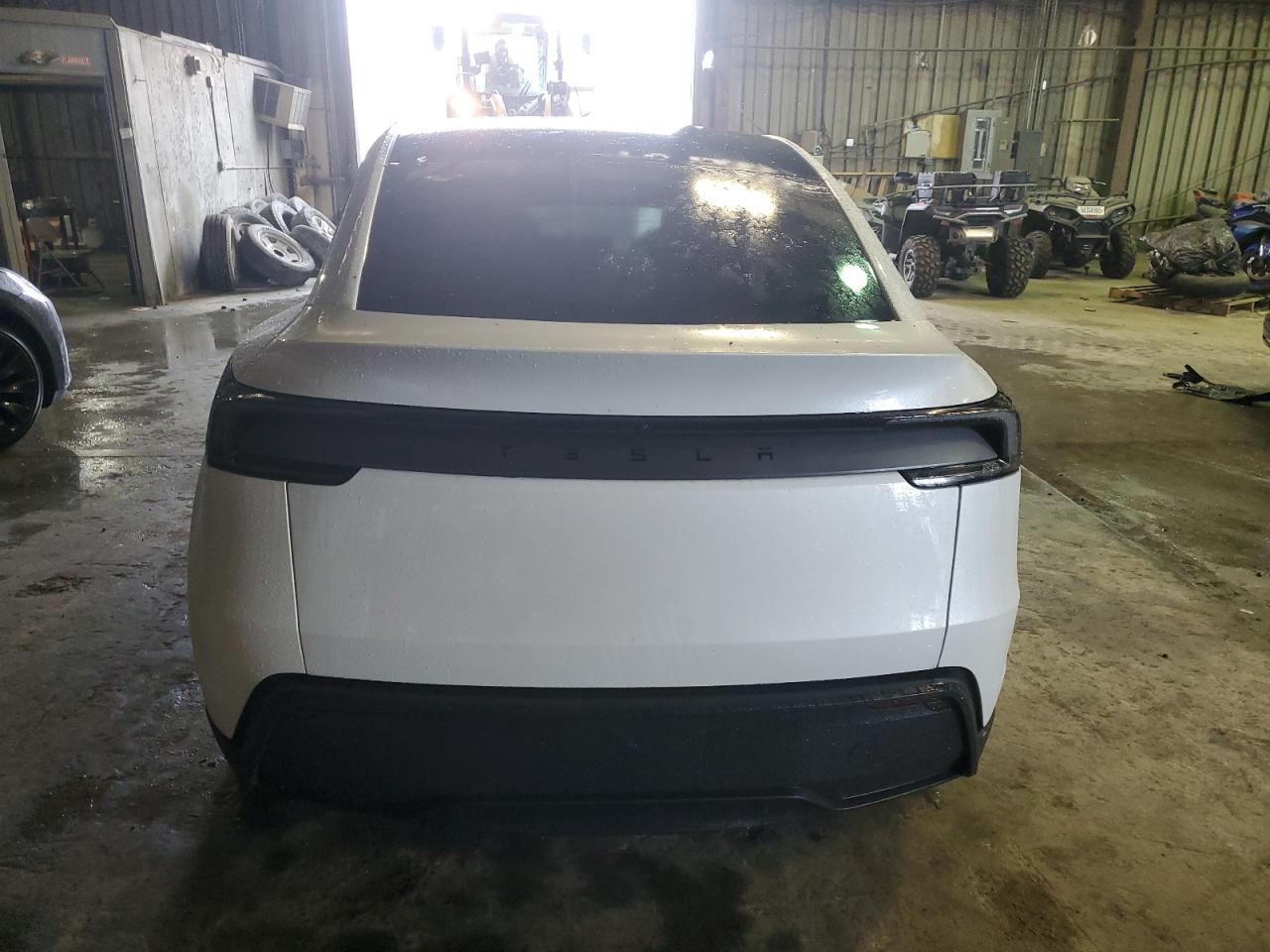 2026 TESLA MODEL Y