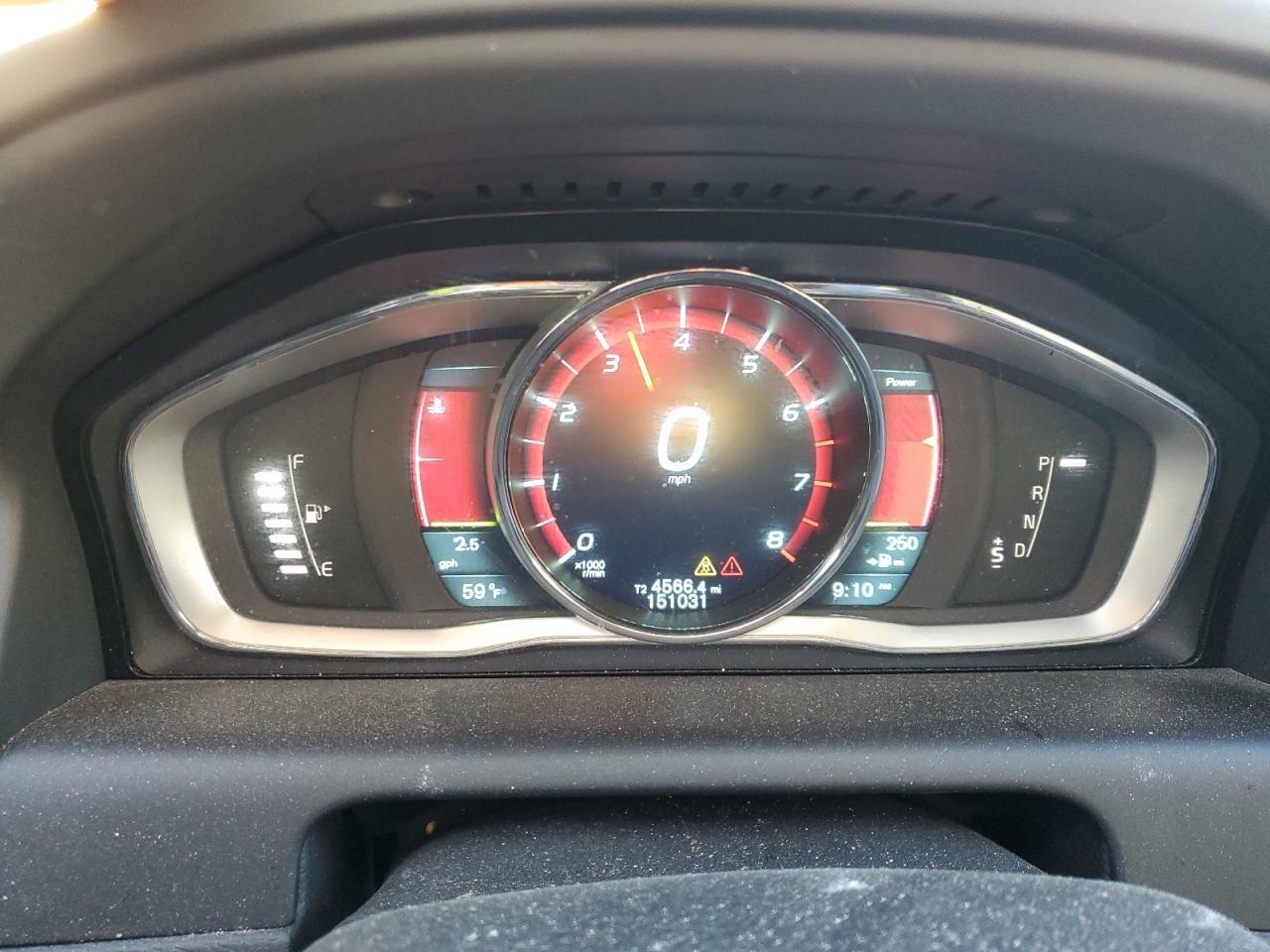 2015 VOLVO XC60