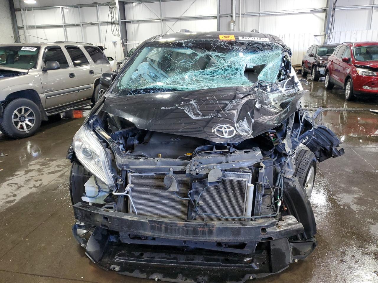 2014 TOYOTA SIENNA