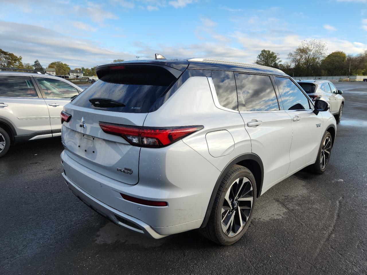 2025 MITSUBISHI outlander