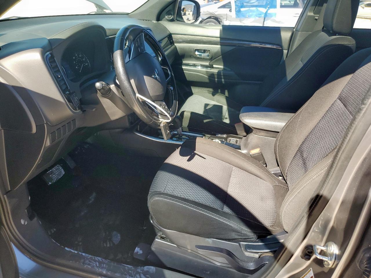 2018 MITSUBISHI outlander