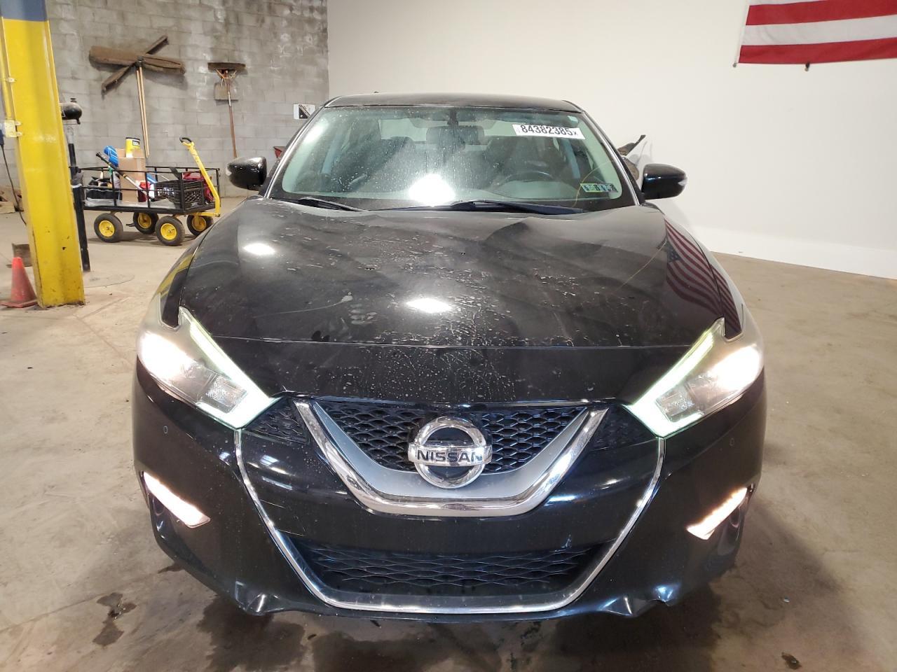 2016 NISSAN Maxima