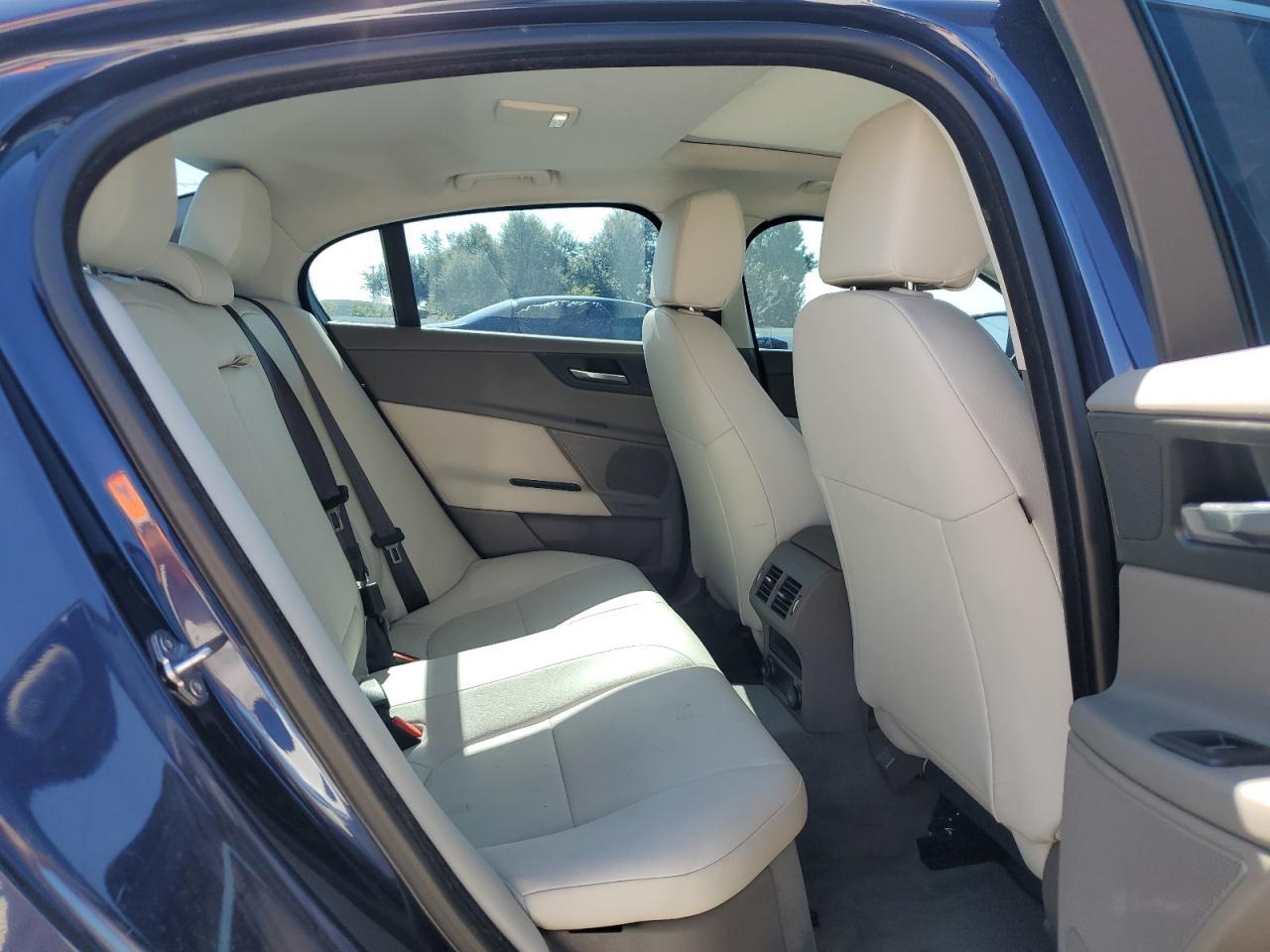 2017 JAGUAR XE