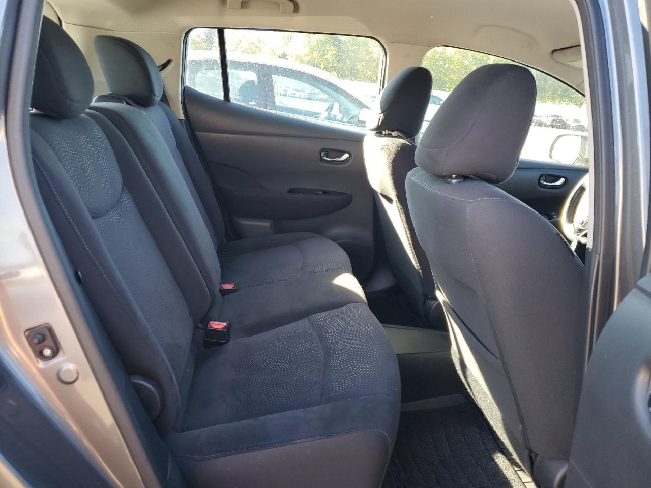 2015 NISSAN LEAF
