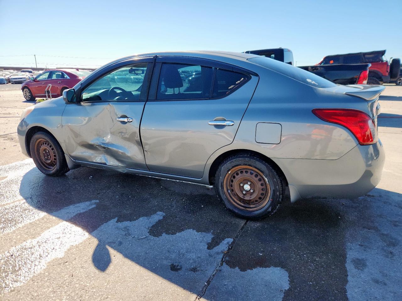 2013 NISSAN VERSA