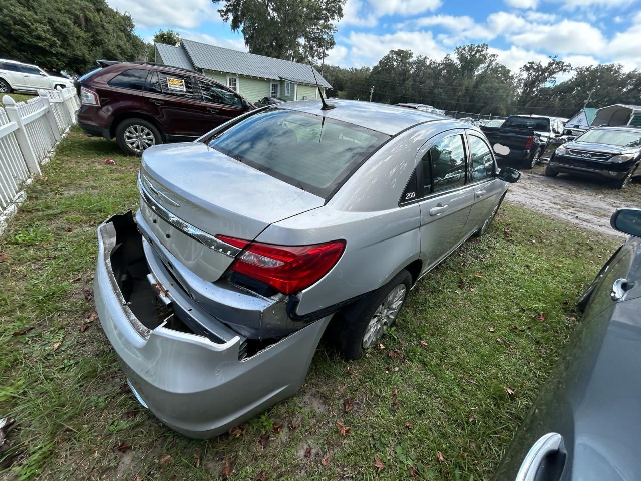 2011 CHRYSLER 200