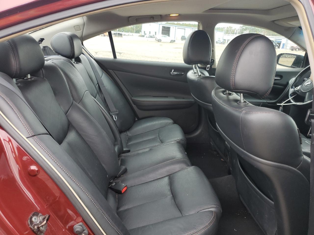 2010 NISSAN Maxima
