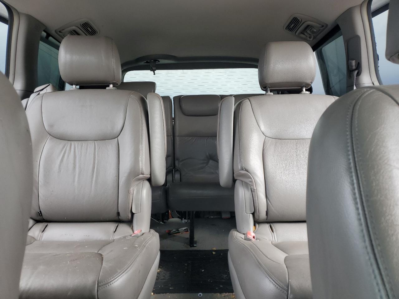2004 TOYOTA SIENNA