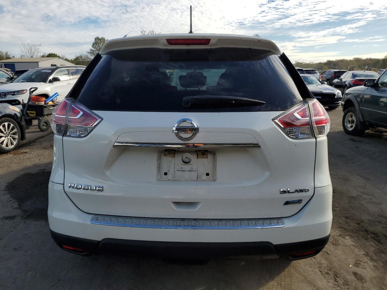 2014 NISSAN ROGUE
