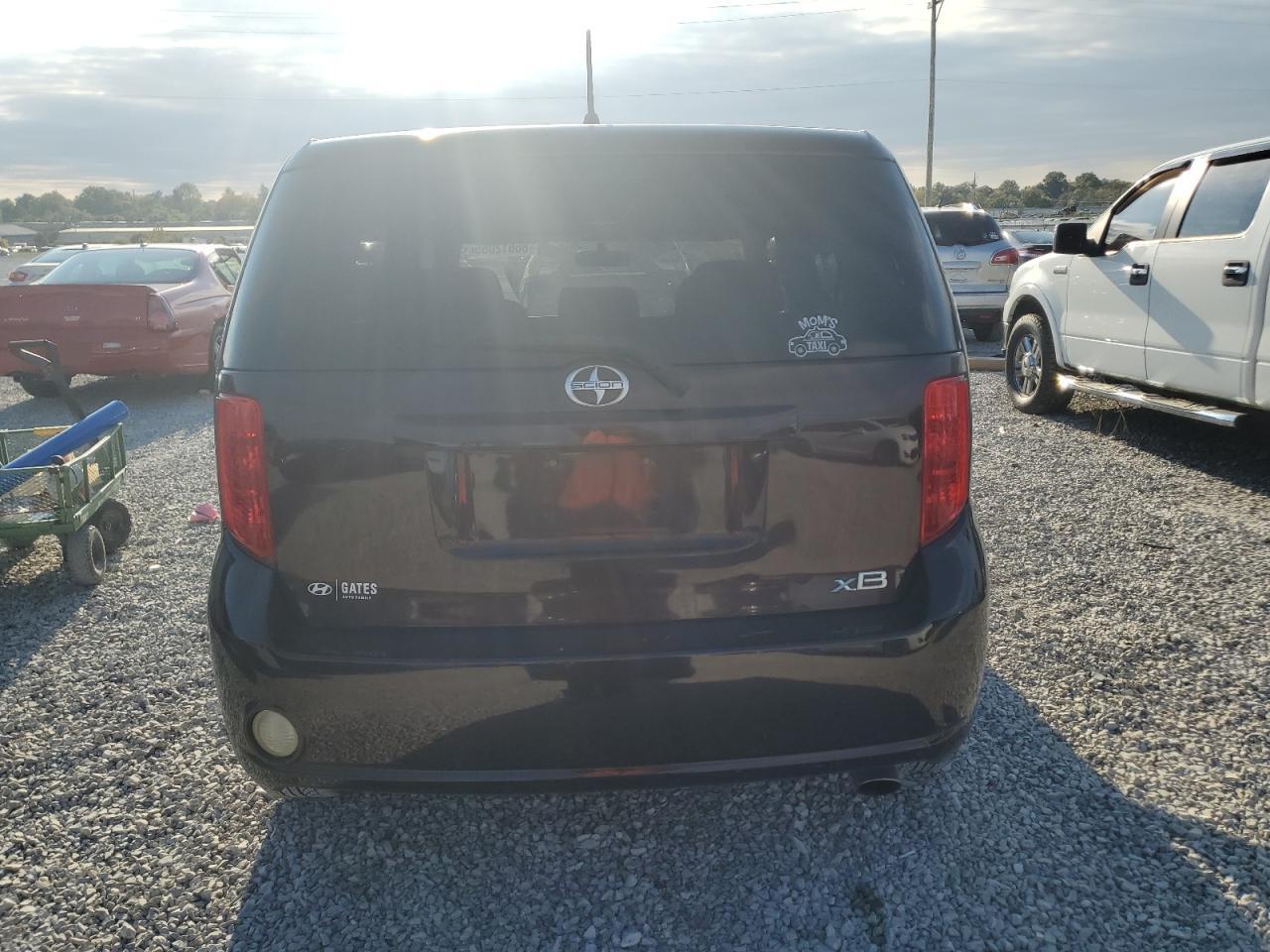 2010 TOYOTA SCION