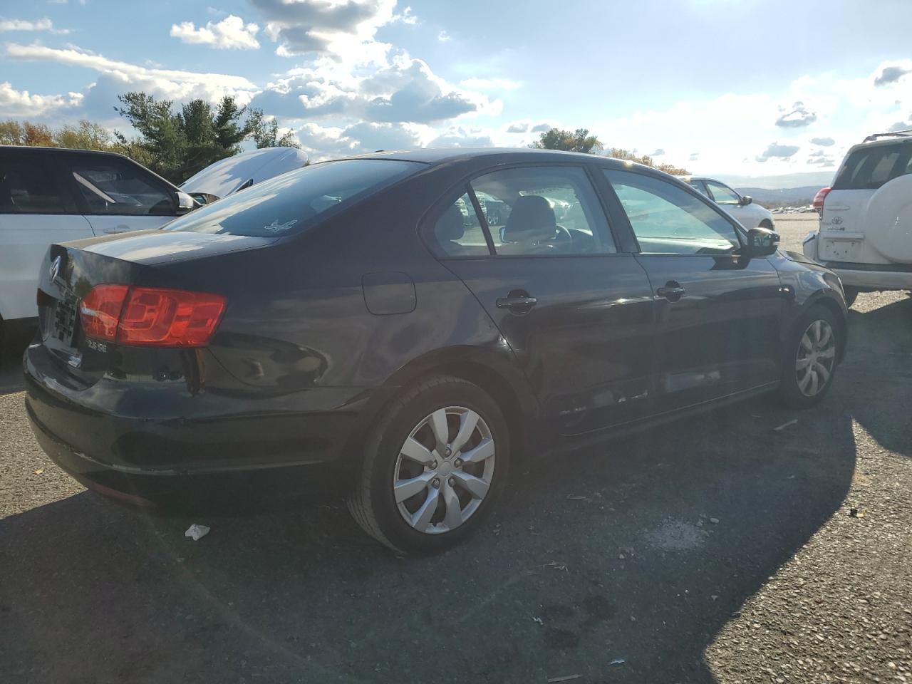 2011 VOLKSWAGEN JETTA