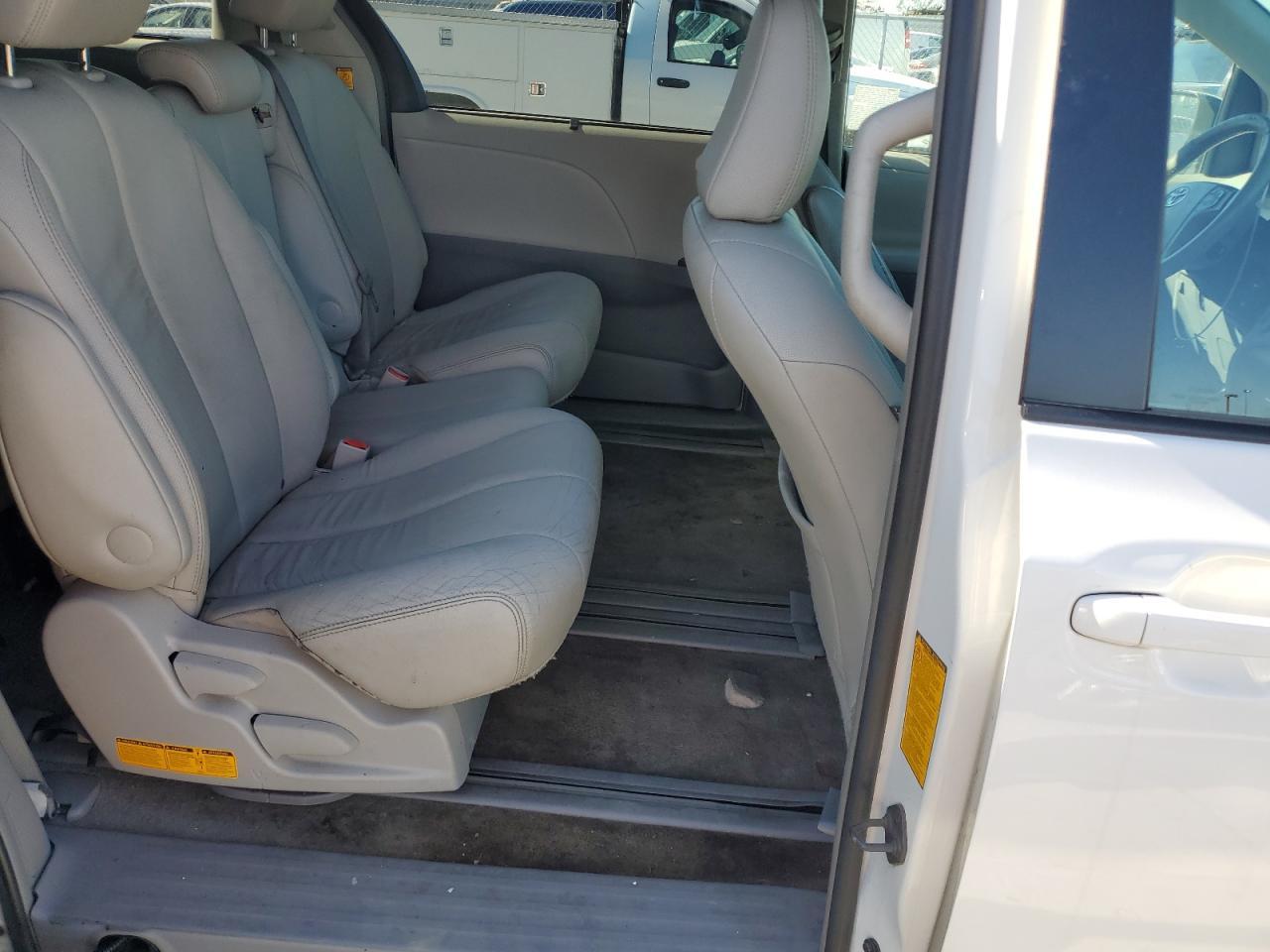 2013 TOYOTA SIENNA
