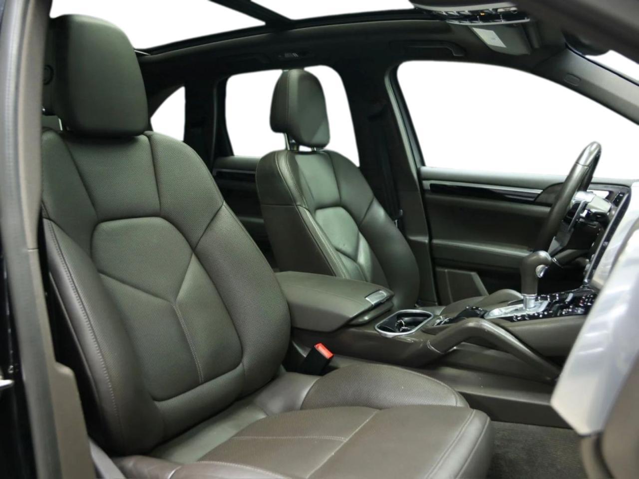 2018 PORSCHE CAYENNE