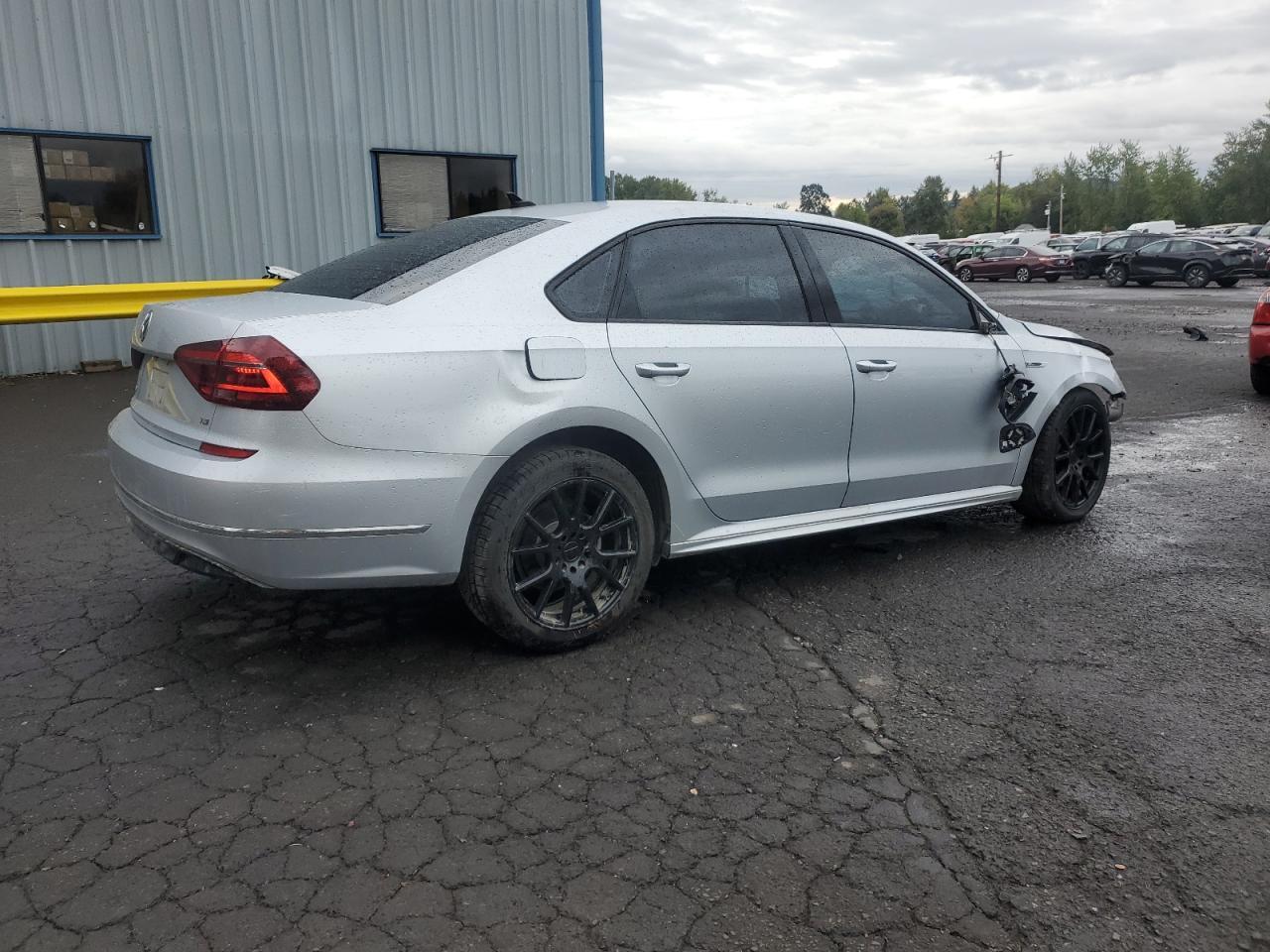 2018 VOLKSWAGEN Passat