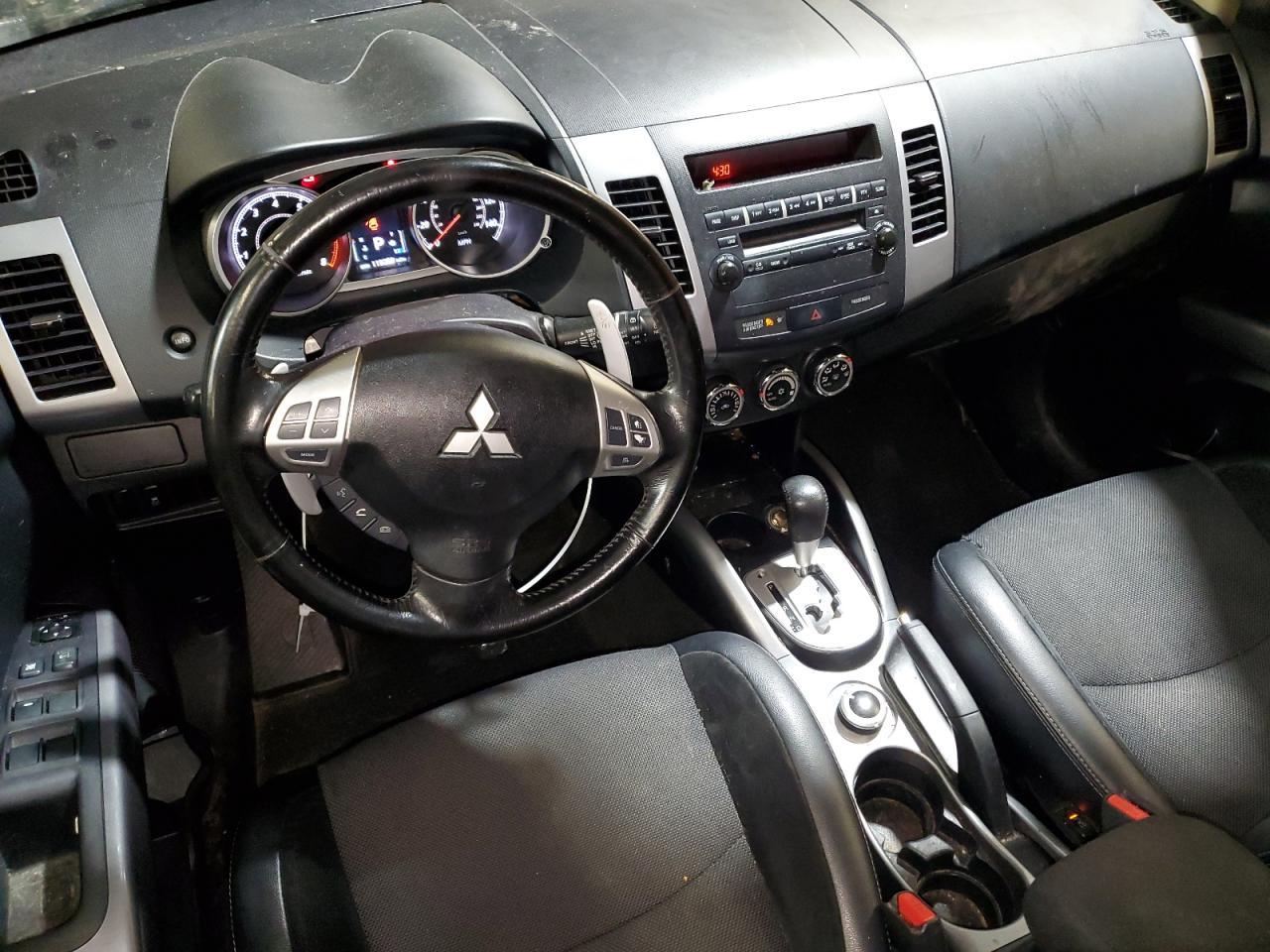 2013 MITSUBISHI outlander