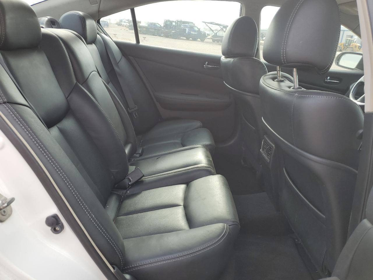 2011 NISSAN Maxima