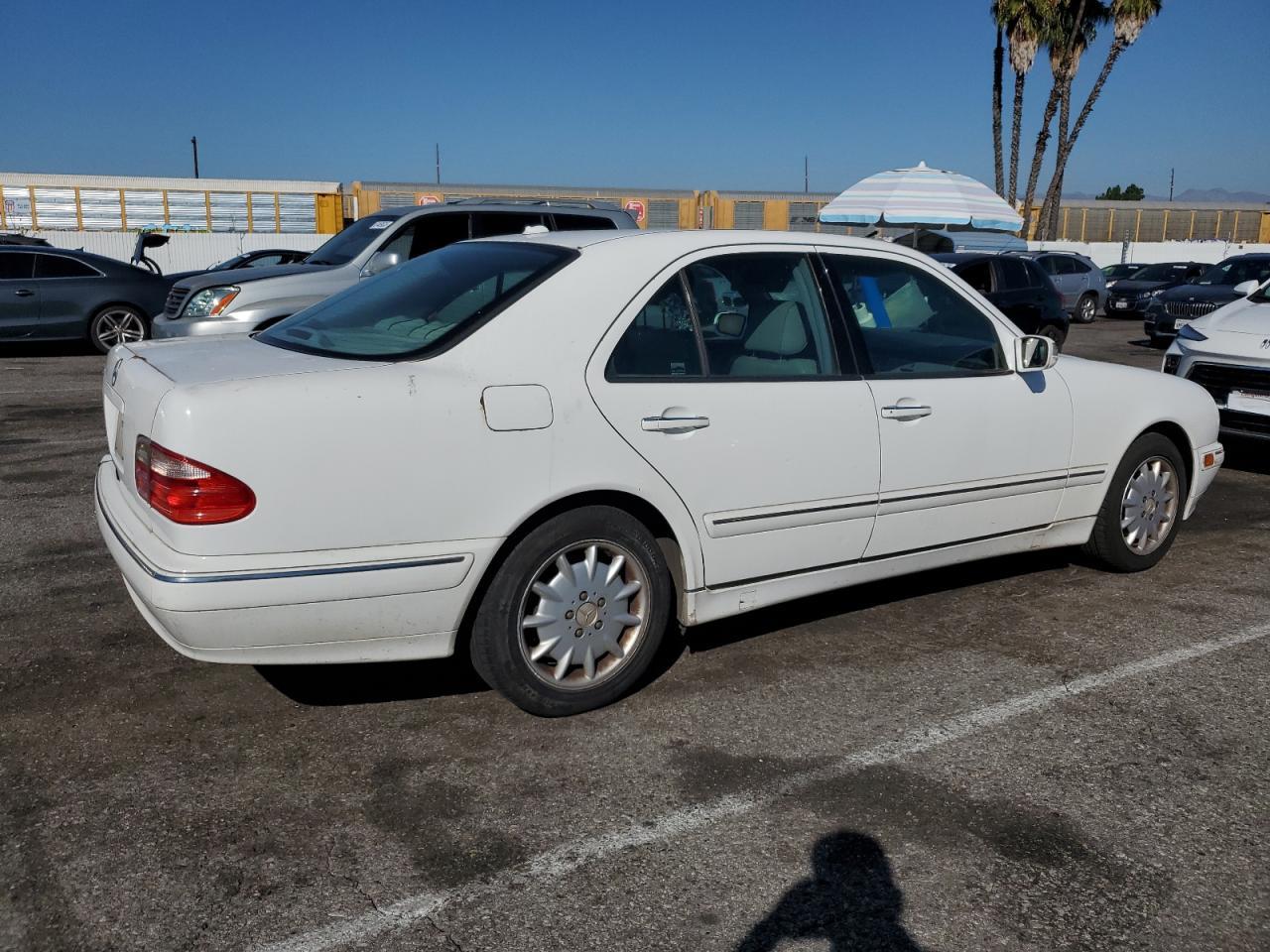 2000 MERCEDES-BENZ E-Class
