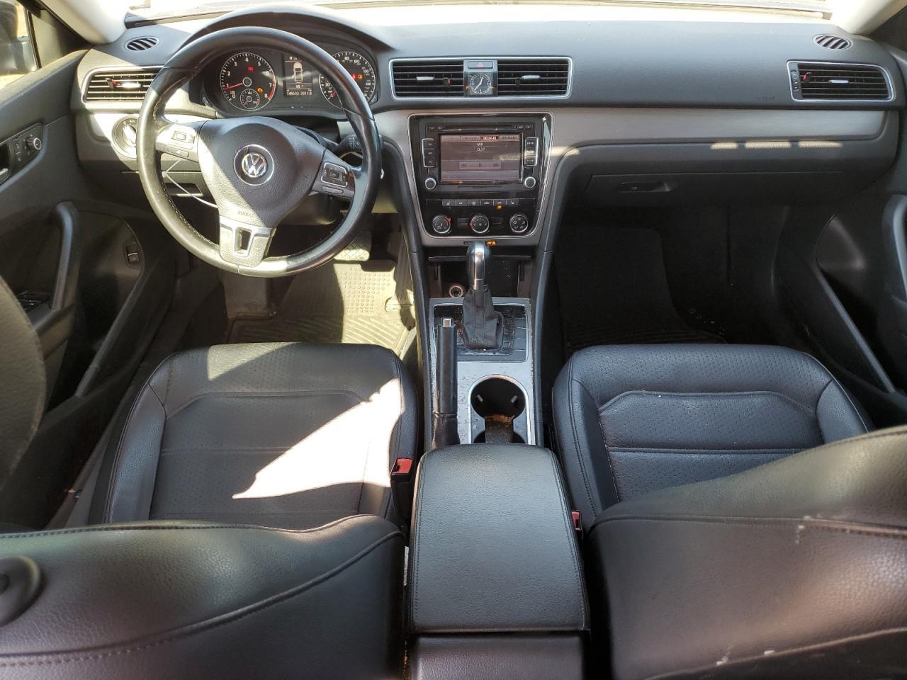 2014 VOLKSWAGEN Passat