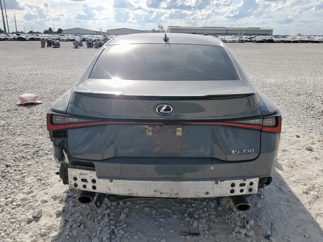 2024 LEXUS Is