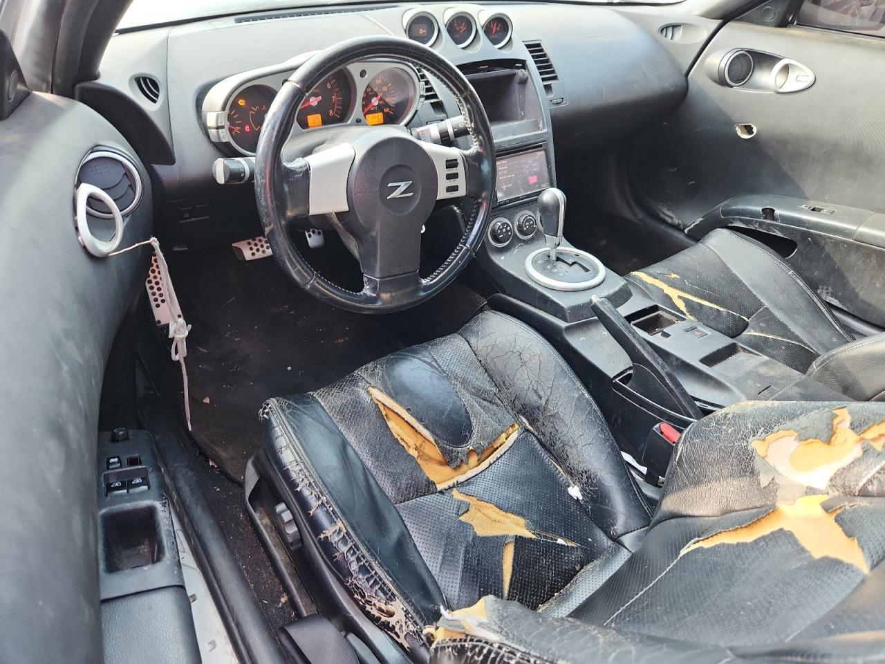 2004 NISSAN Z