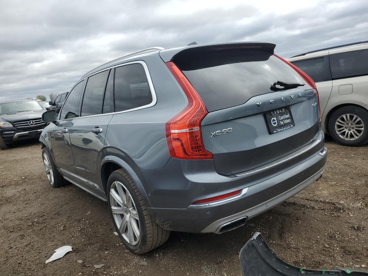 2017 VOLVO XC90