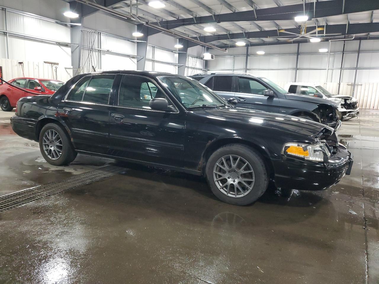 2010 FORD Crown Victoria