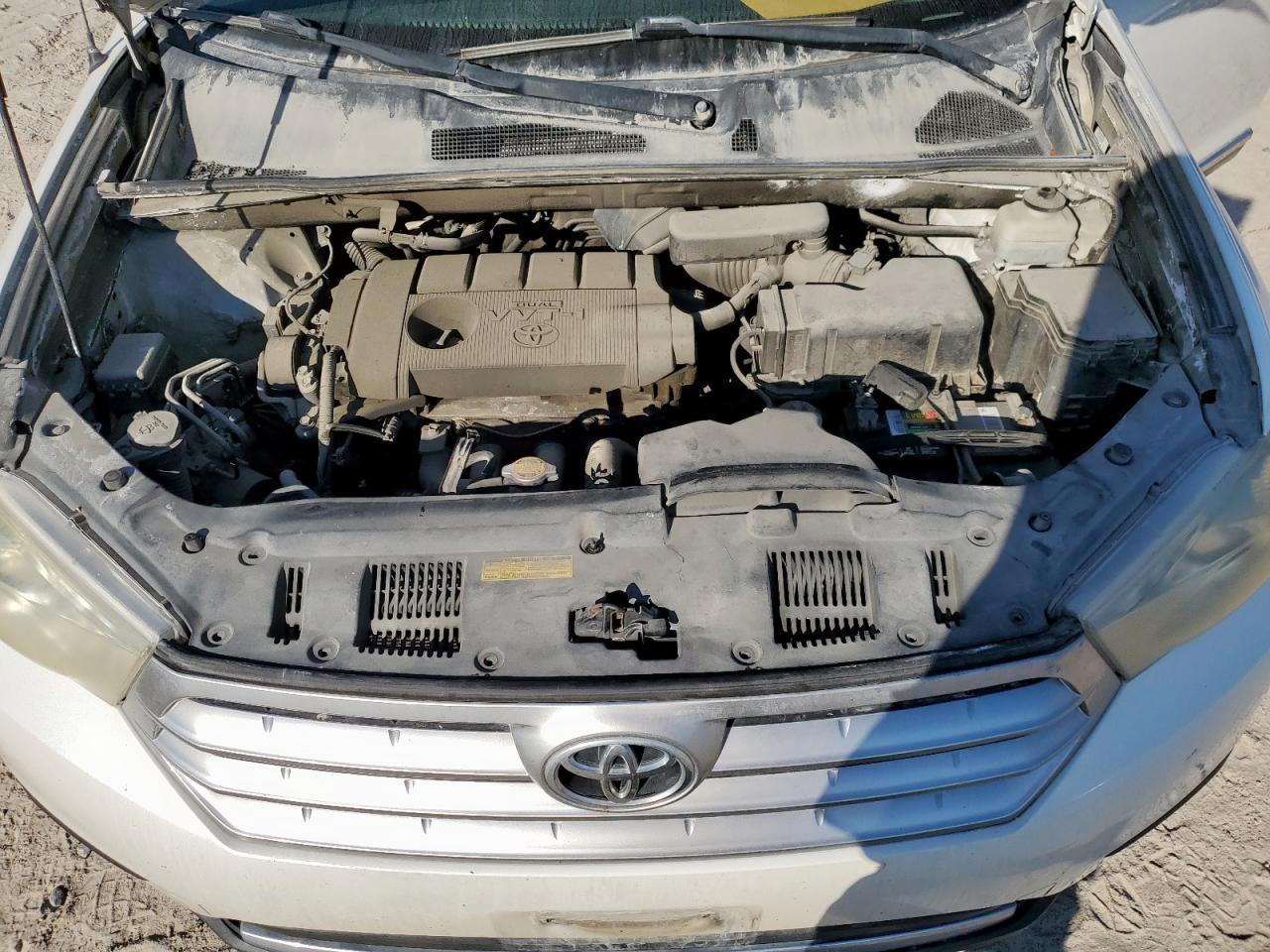 2011 TOYOTA HIGHLANDER