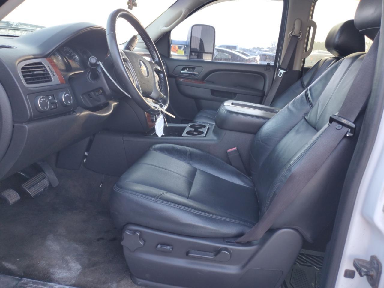 2011 CHEVROLET Suburban