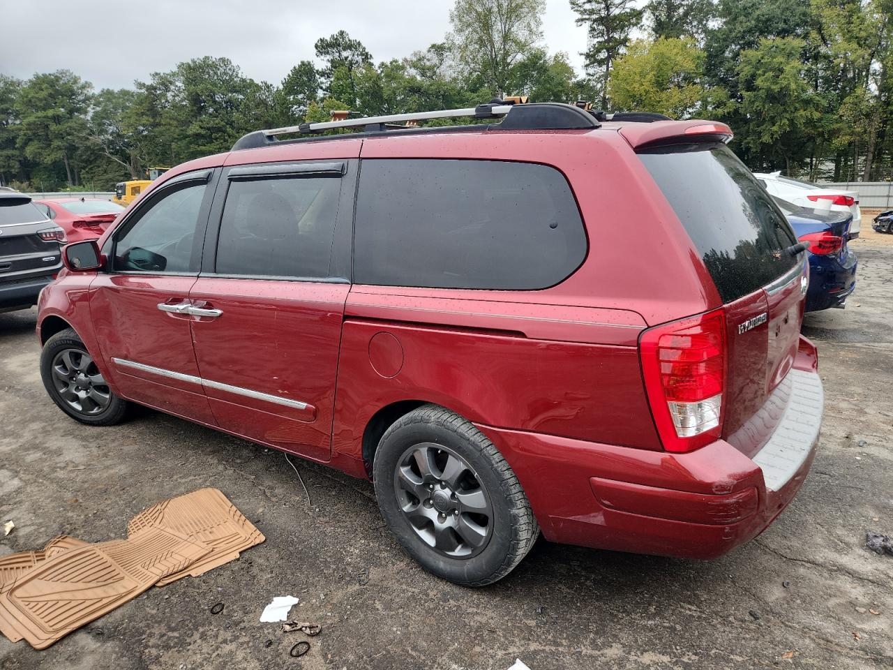 2007 HYUNDAI Entourage