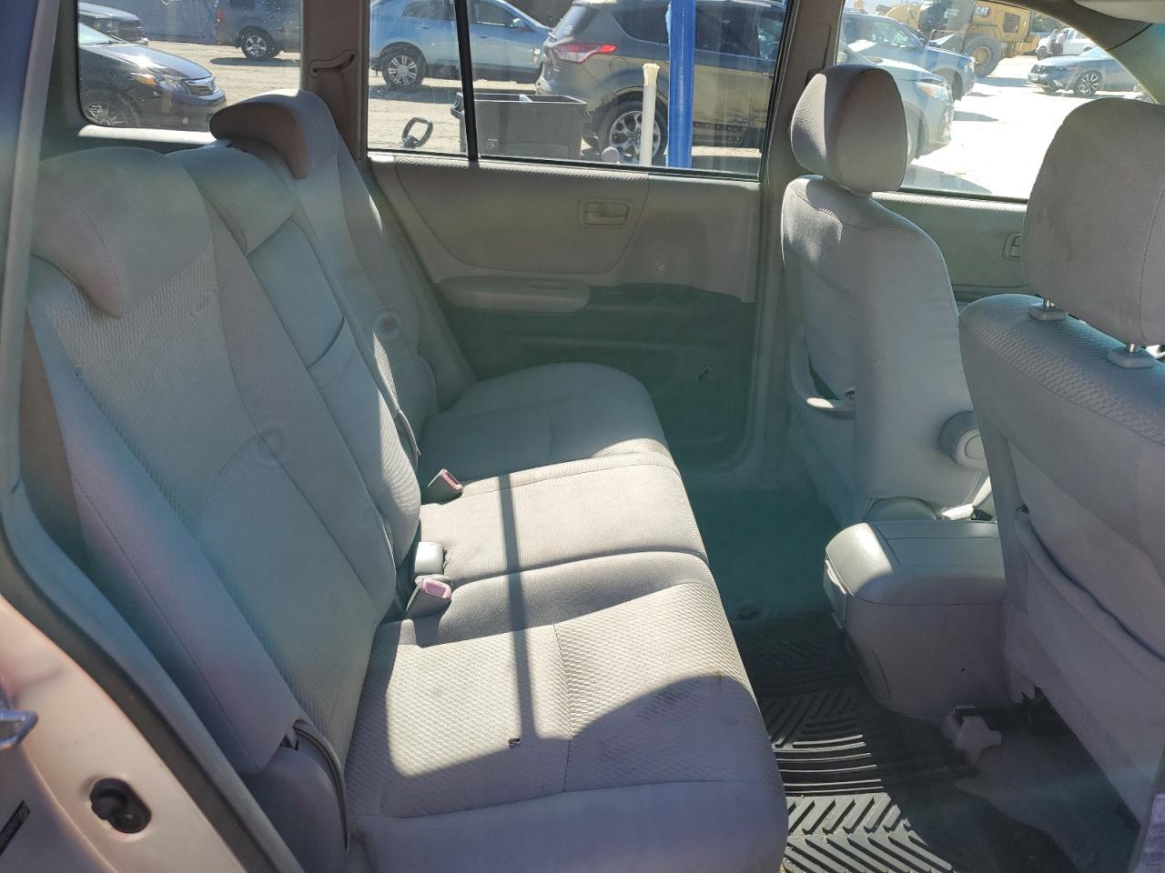 2005 TOYOTA HIGHLANDER