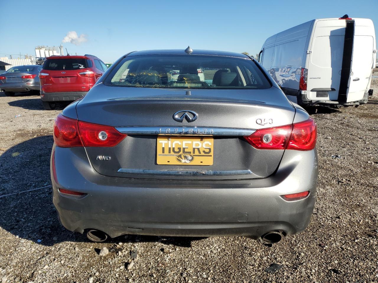 2015 INFINITI Q50