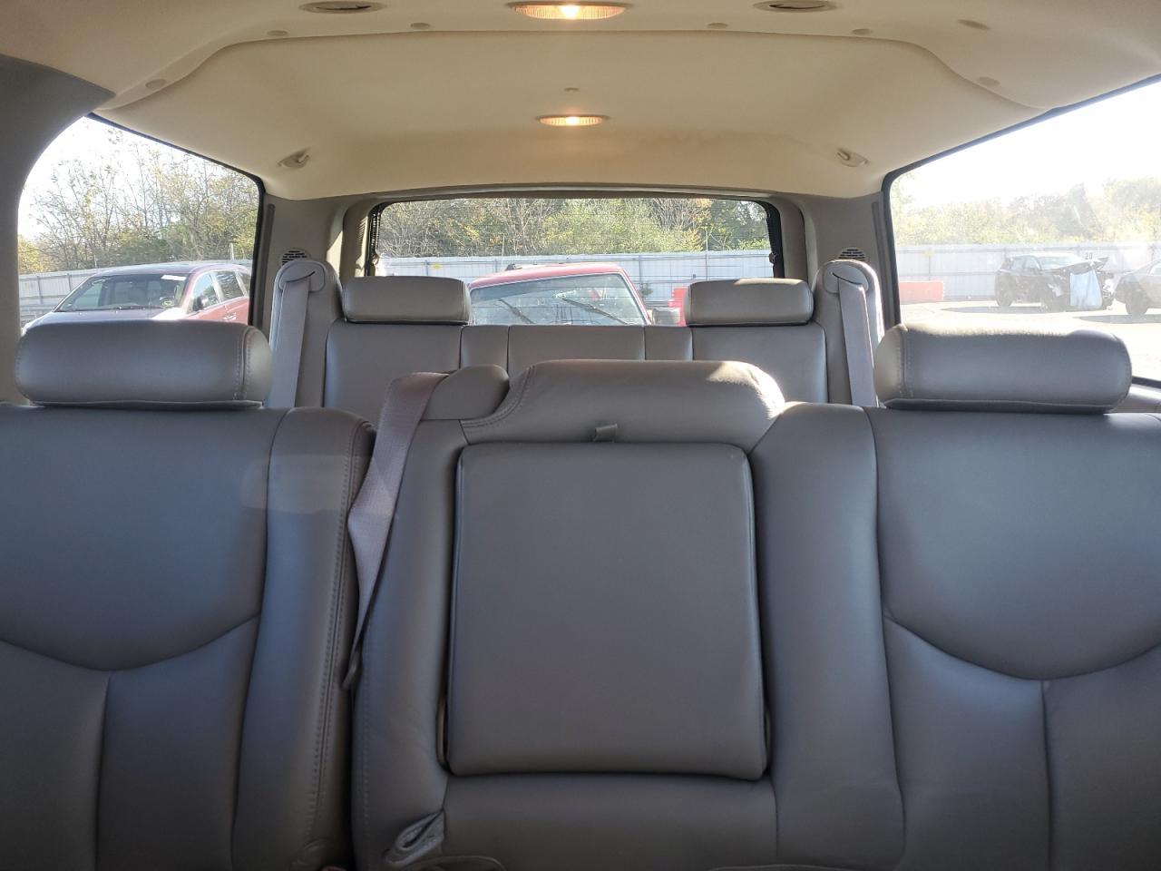 2003 CHEVROLET Suburban