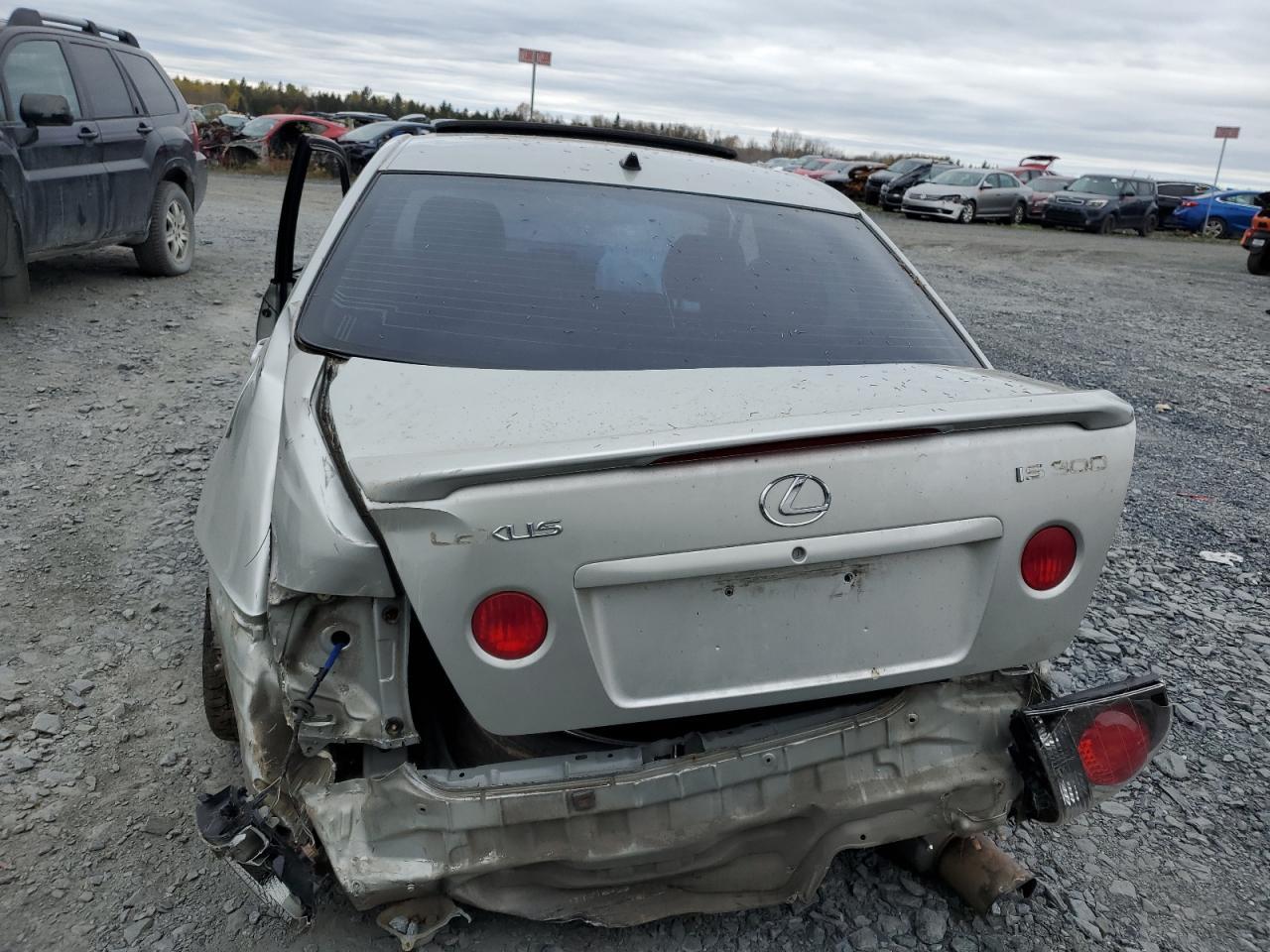 2002 LEXUS IS 300