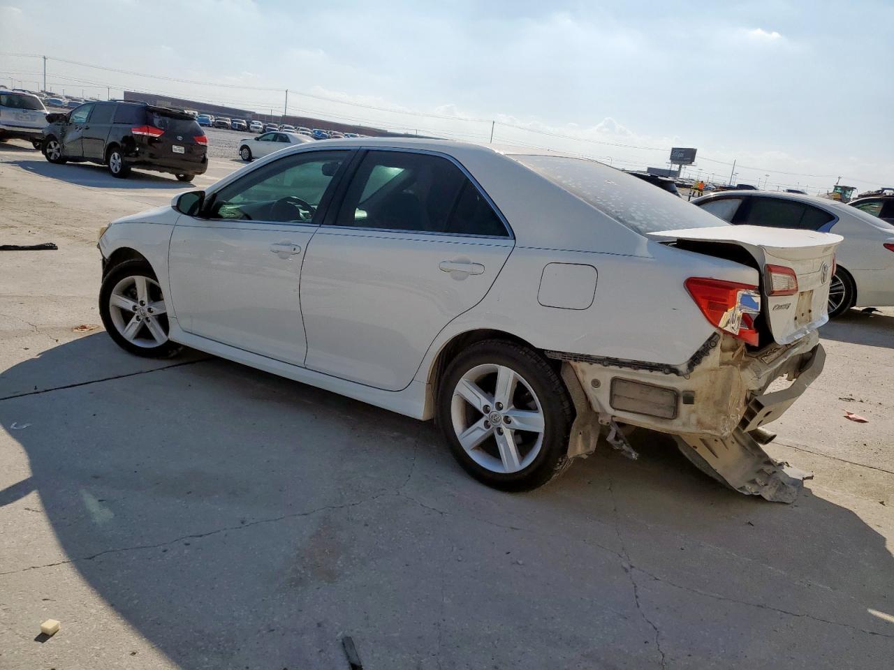 2014 TOYOTA CAMRY