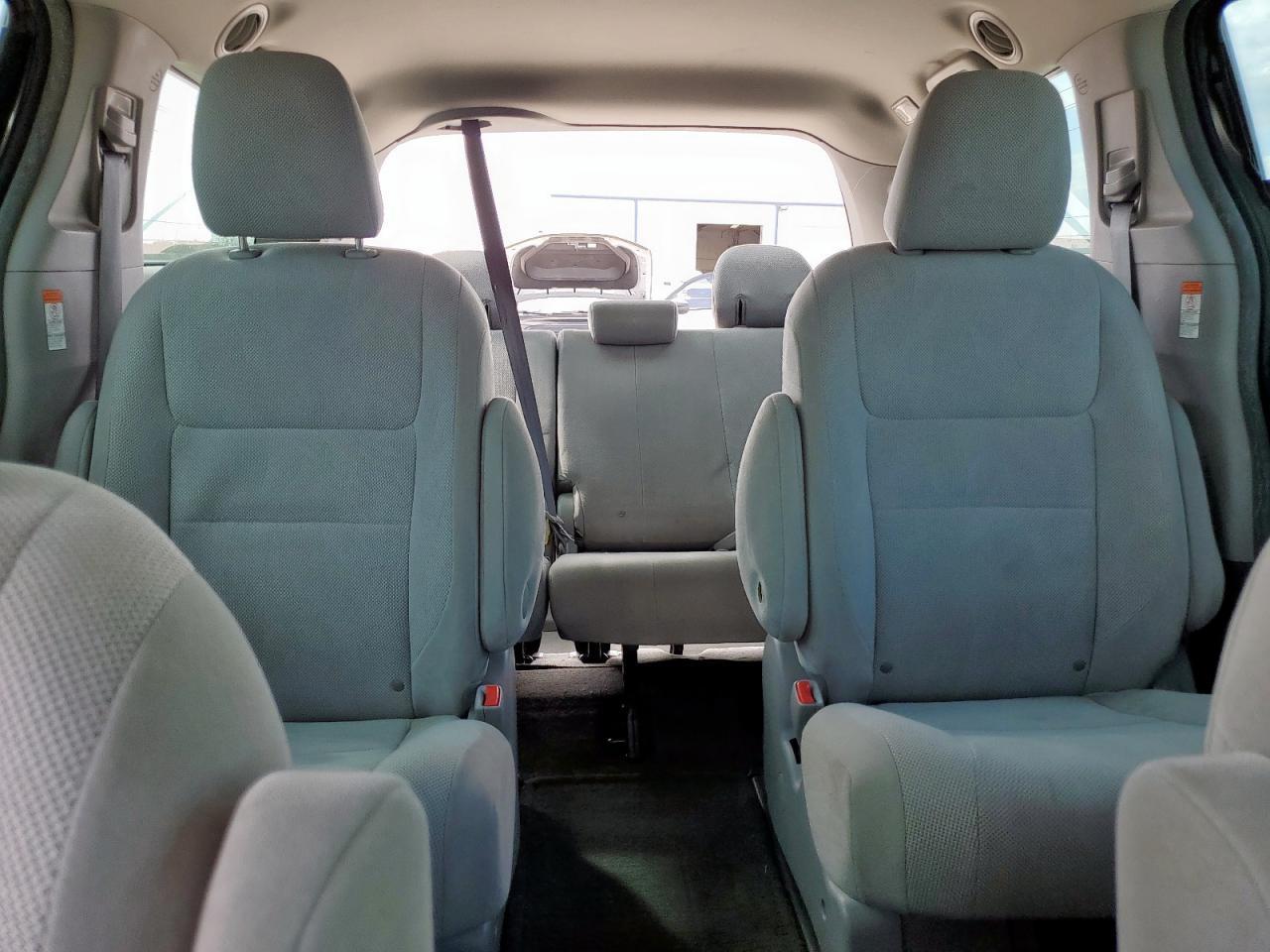 2017 TOYOTA SIENNA