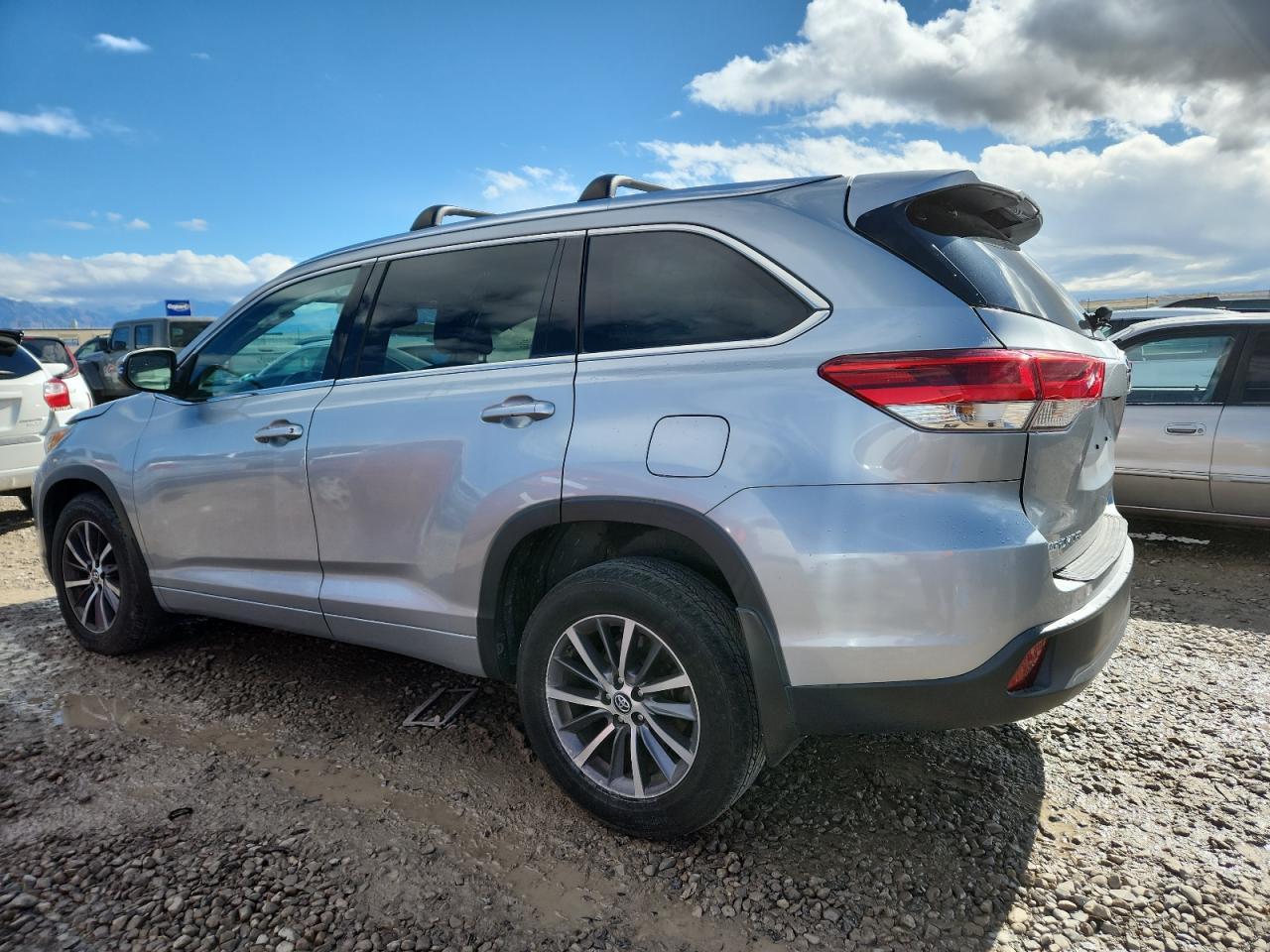 2017 TOYOTA HIGHLANDER